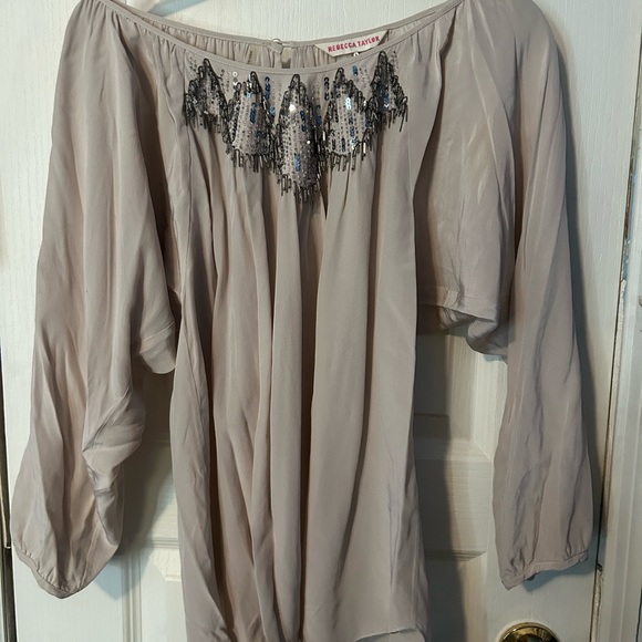 Lot of small blouses. - Picture 2 of 16